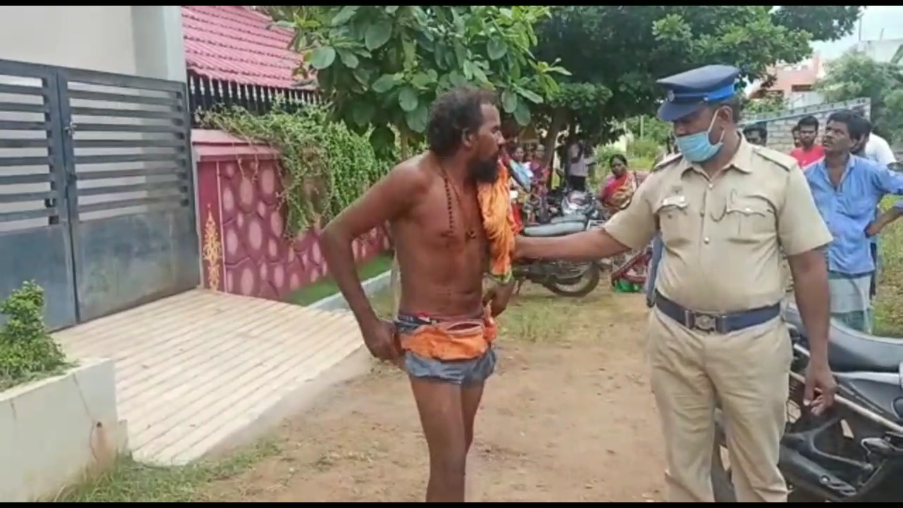 Self styled godman brandished out a knife, Russian woman retaliated in Tiruvannamalai