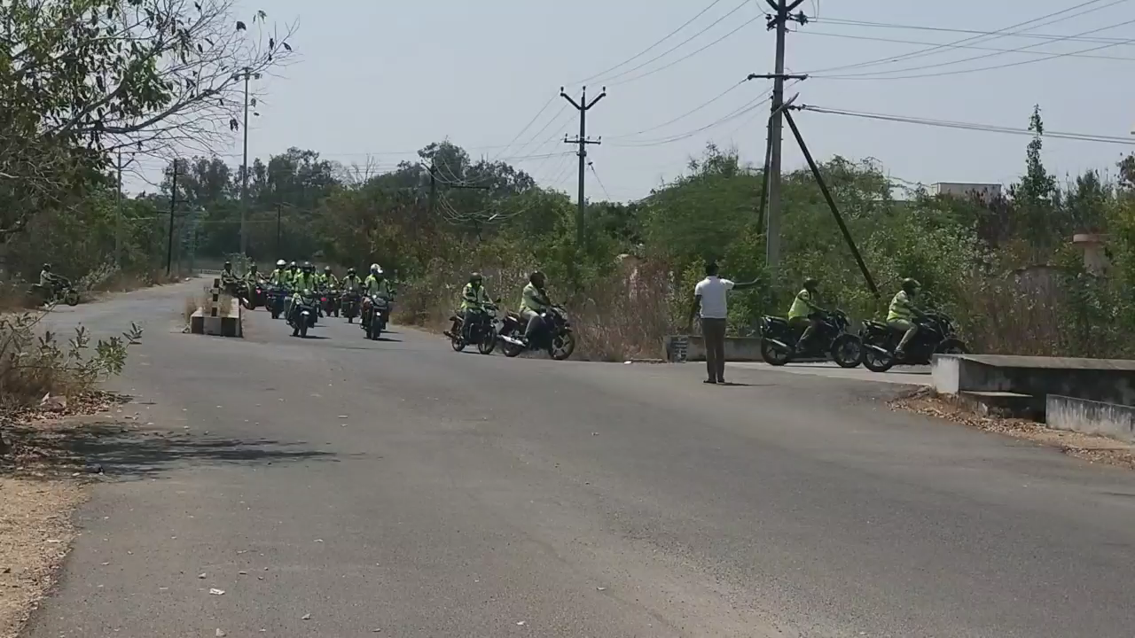 eagle patrol vehicles to control public gatherings in tiruvannamalai tp protect from corona