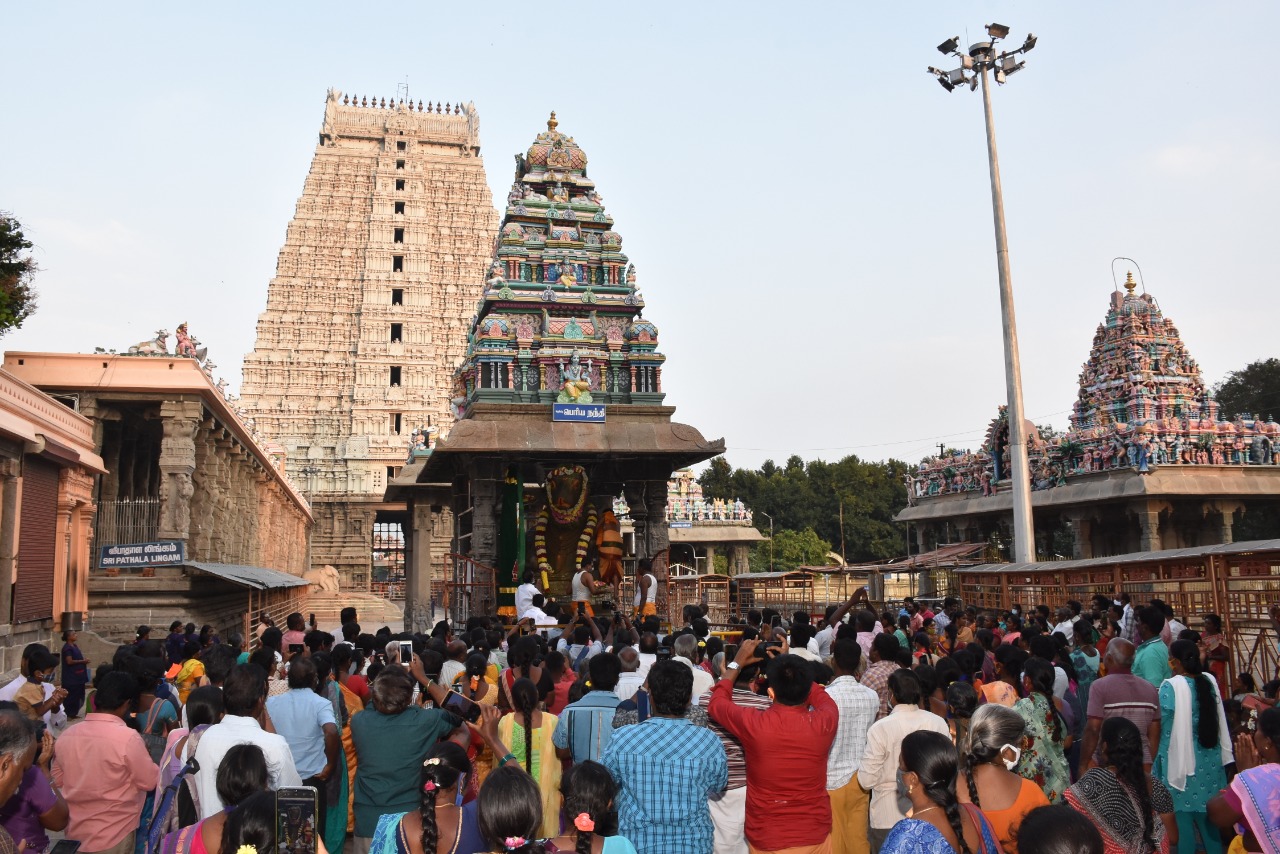 Pradosa worship at the Annamalaiyar Temple in Thiruvannamalai