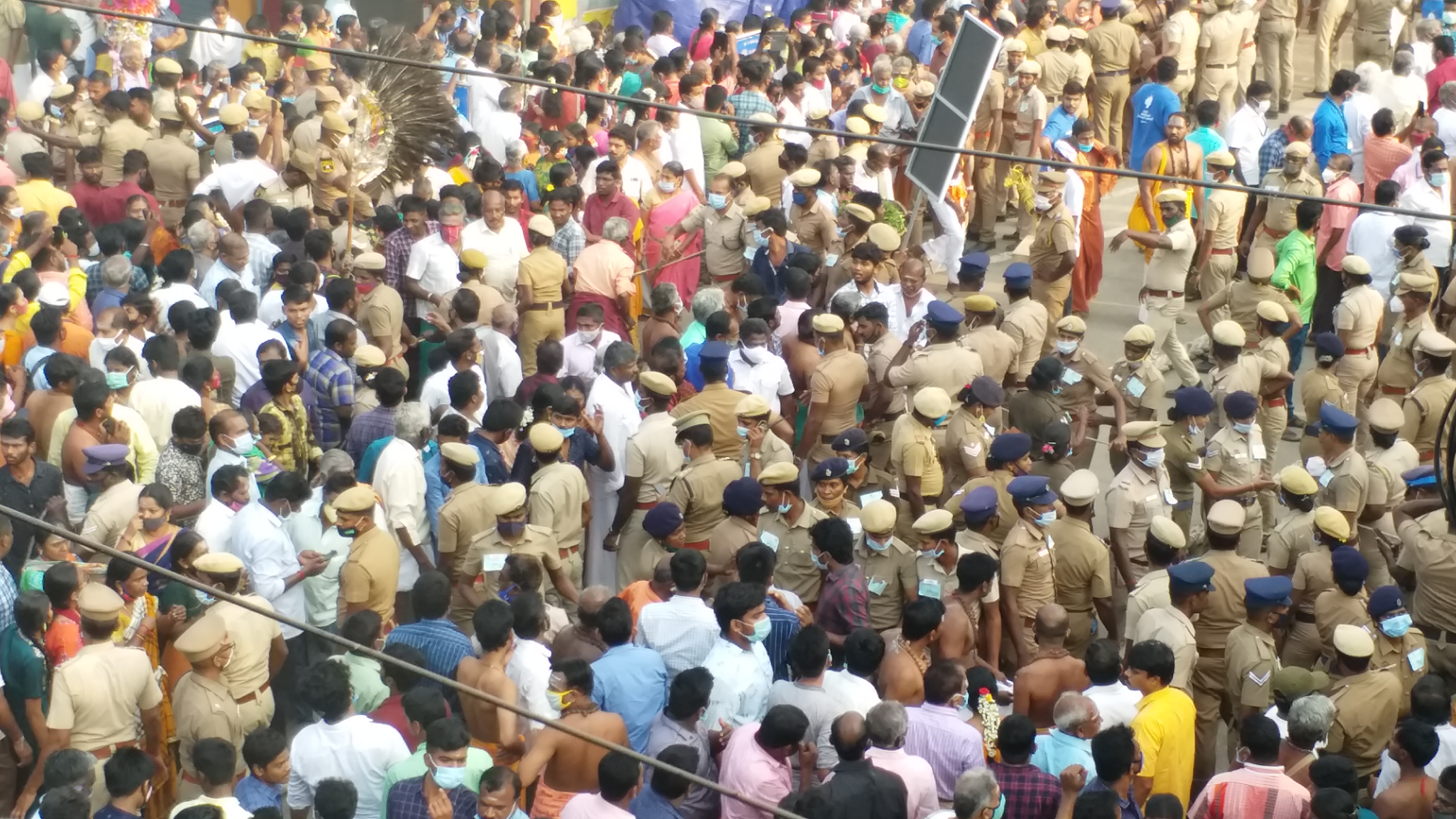 thiruvarur car festival celebrate with more than 5000 Devotees