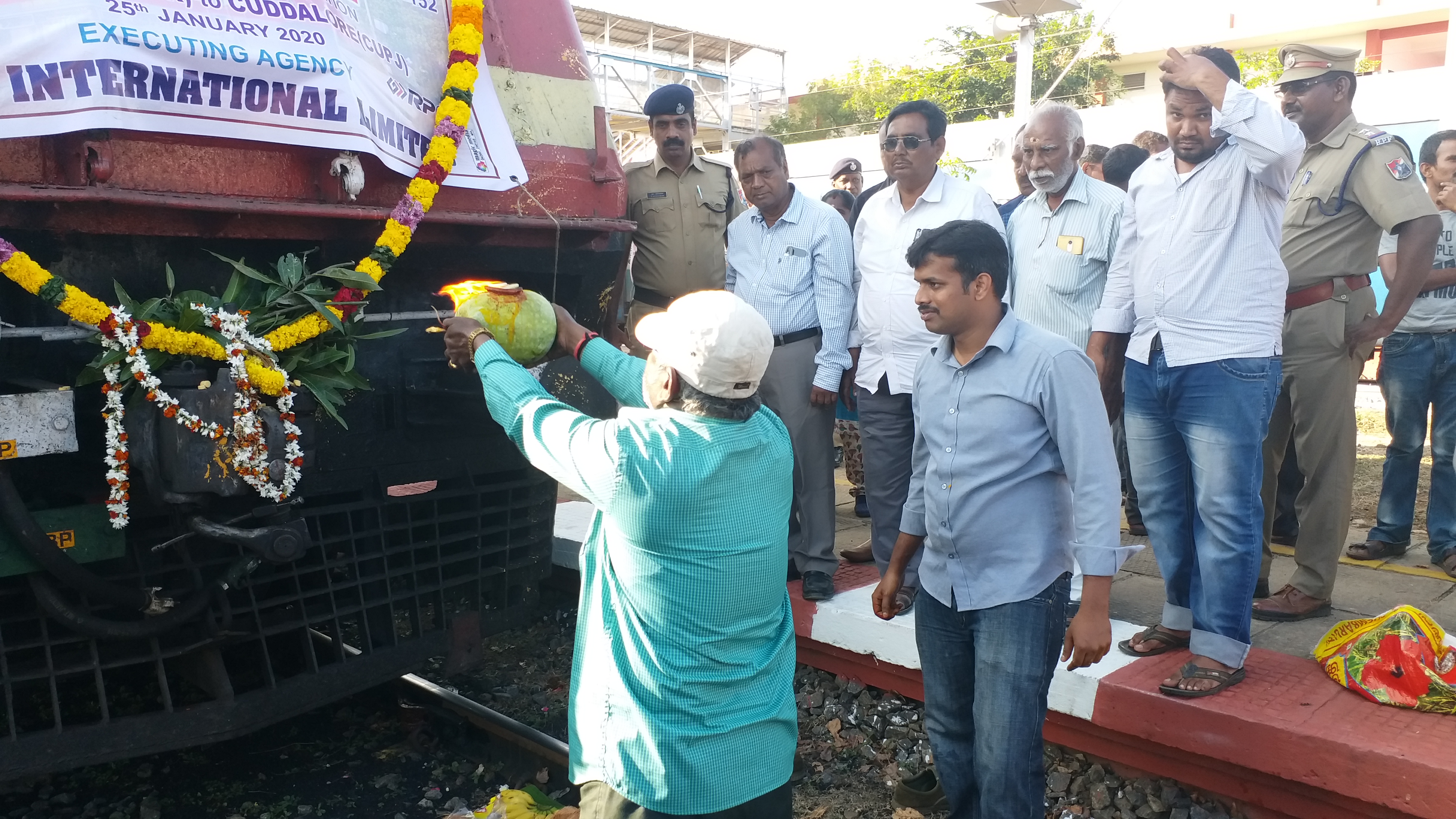 train engine test drive in thiruvarur cuddalore electrified rail route