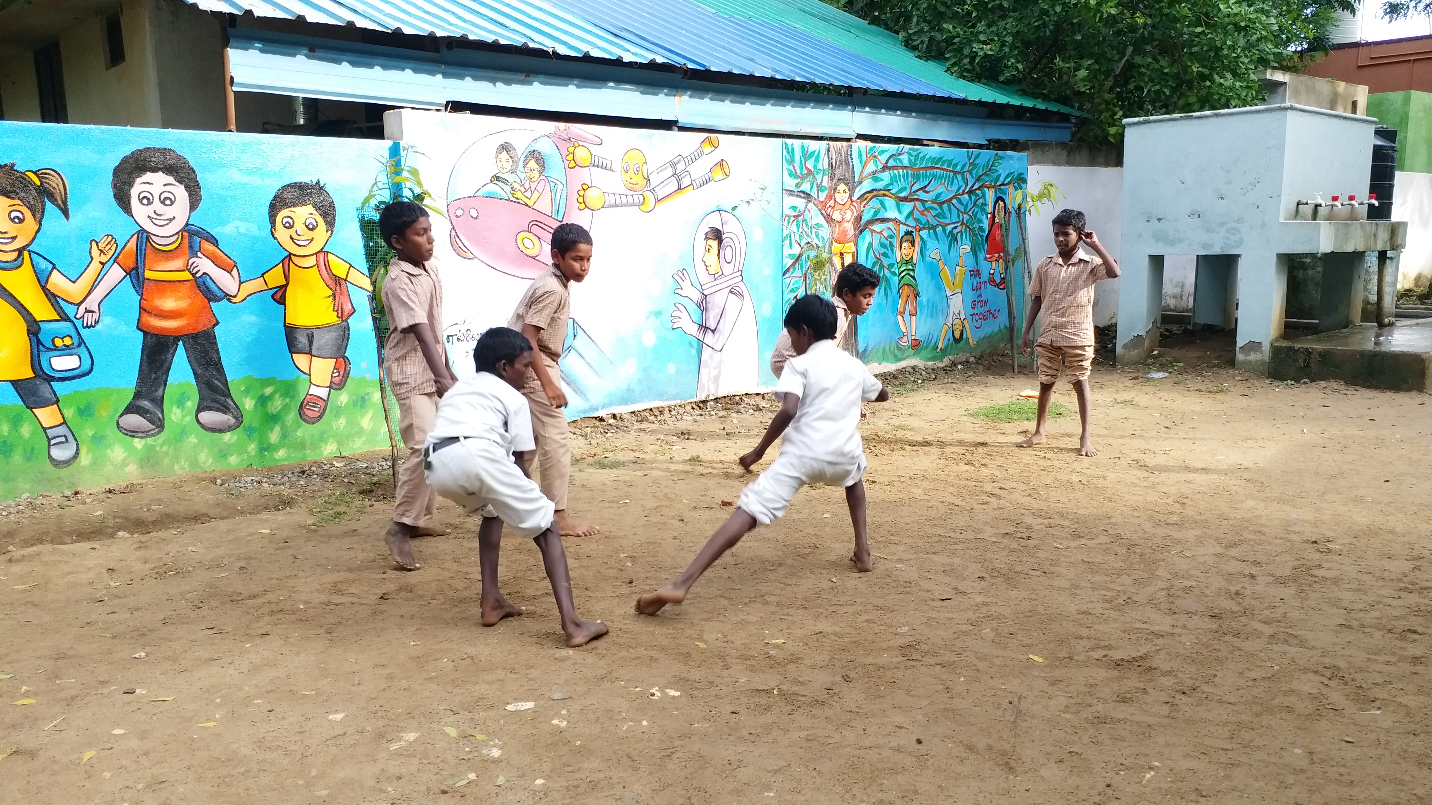 school students playing kabadi
