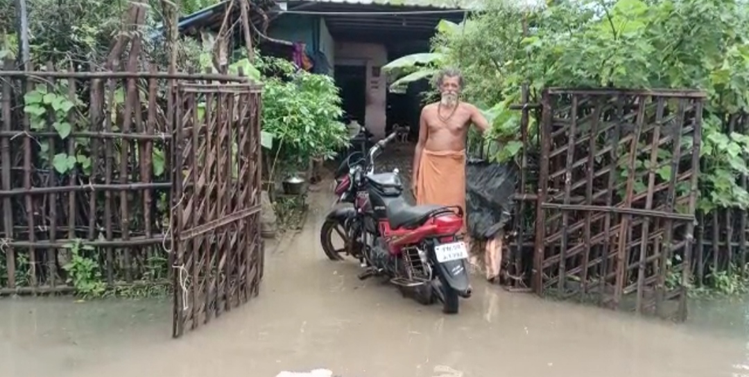 திருவாரூரில் கழிவுநீர் தேக்கம்