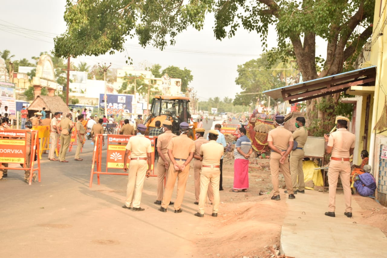 இடிக்கப்பட்ட புத்துமாரியம்மன் கோயில்