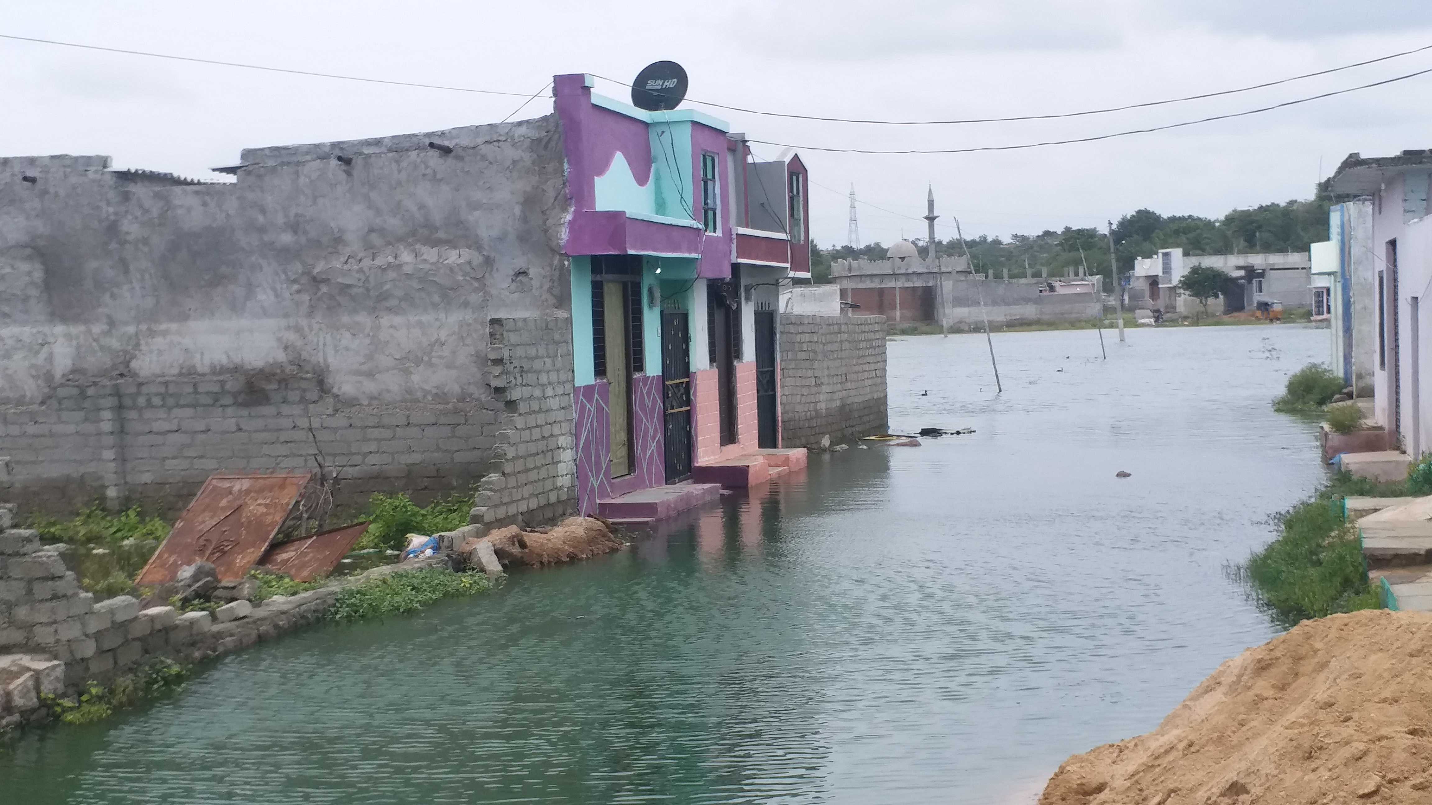 locals facing problems due to worst drainage system in osman nagar hyderabad