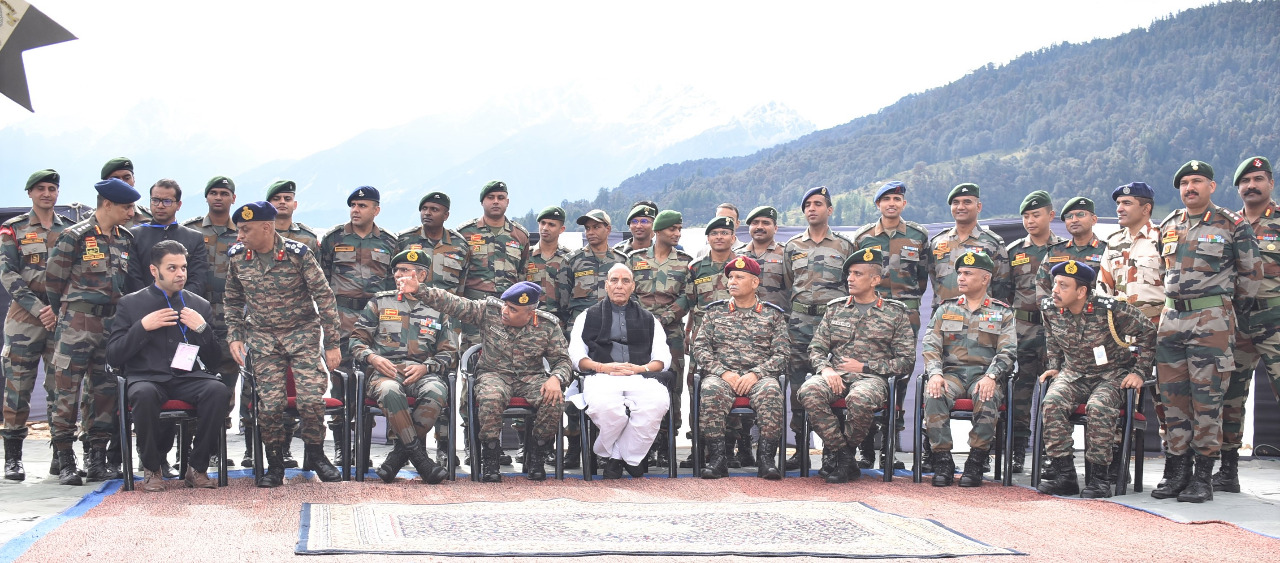 Rajnath Singh performs Shastra Puja in Auli