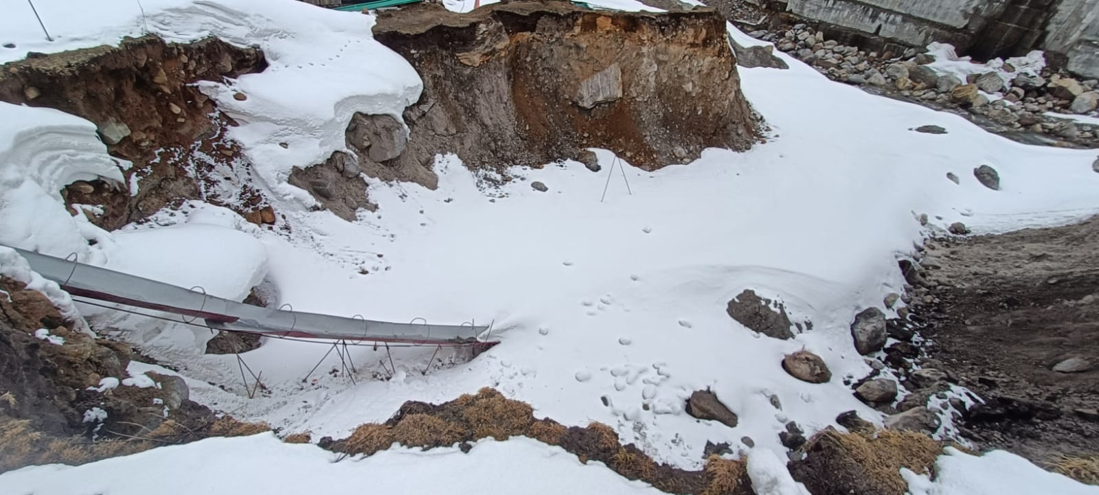 Broken glacier in Kedarnath