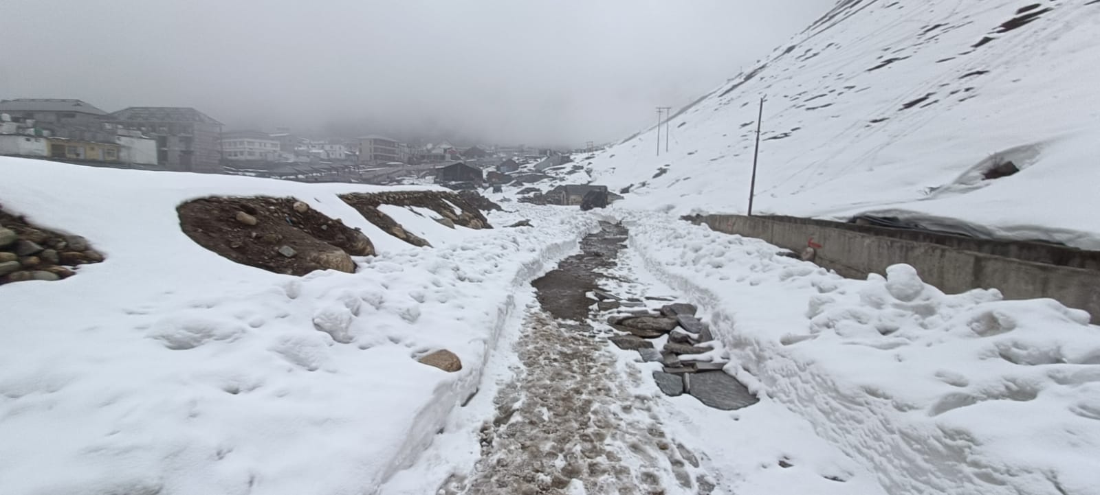 Broken glacier in Kedarnath