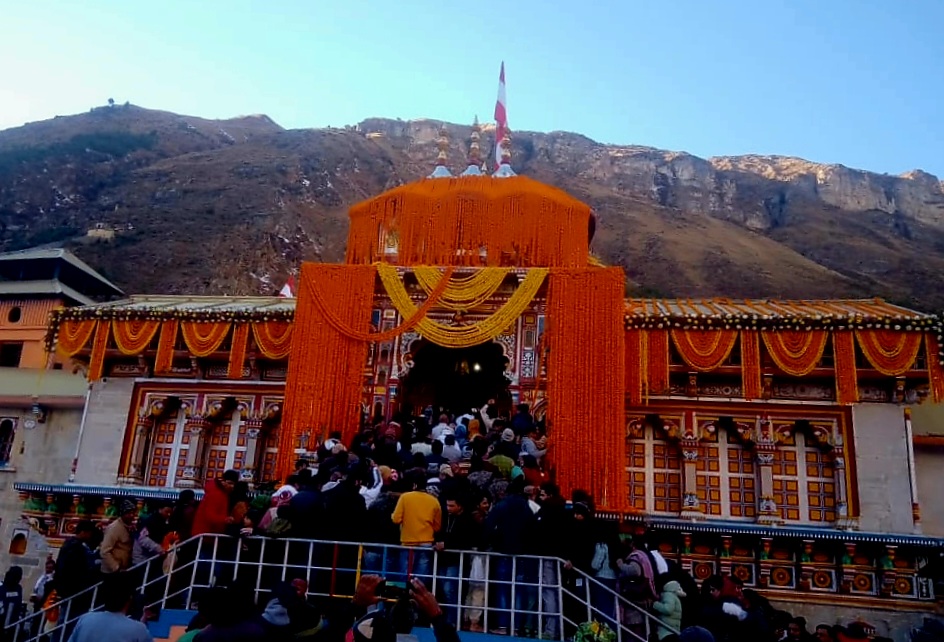 more-than-46-lakh-devotees-visit-char-dham-yatra-and-broke-all-records