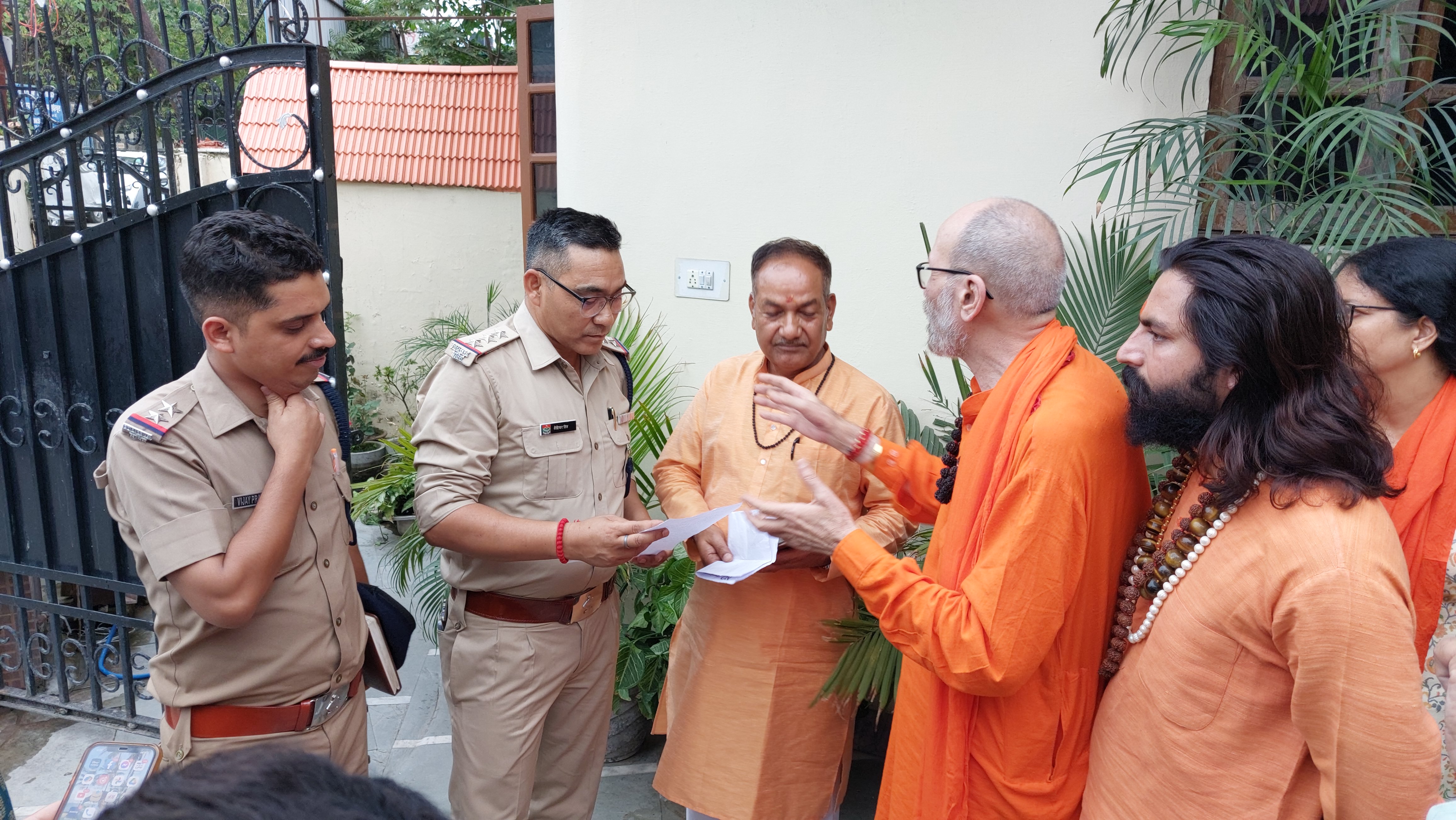 Threat to Swami Darshan Bharti