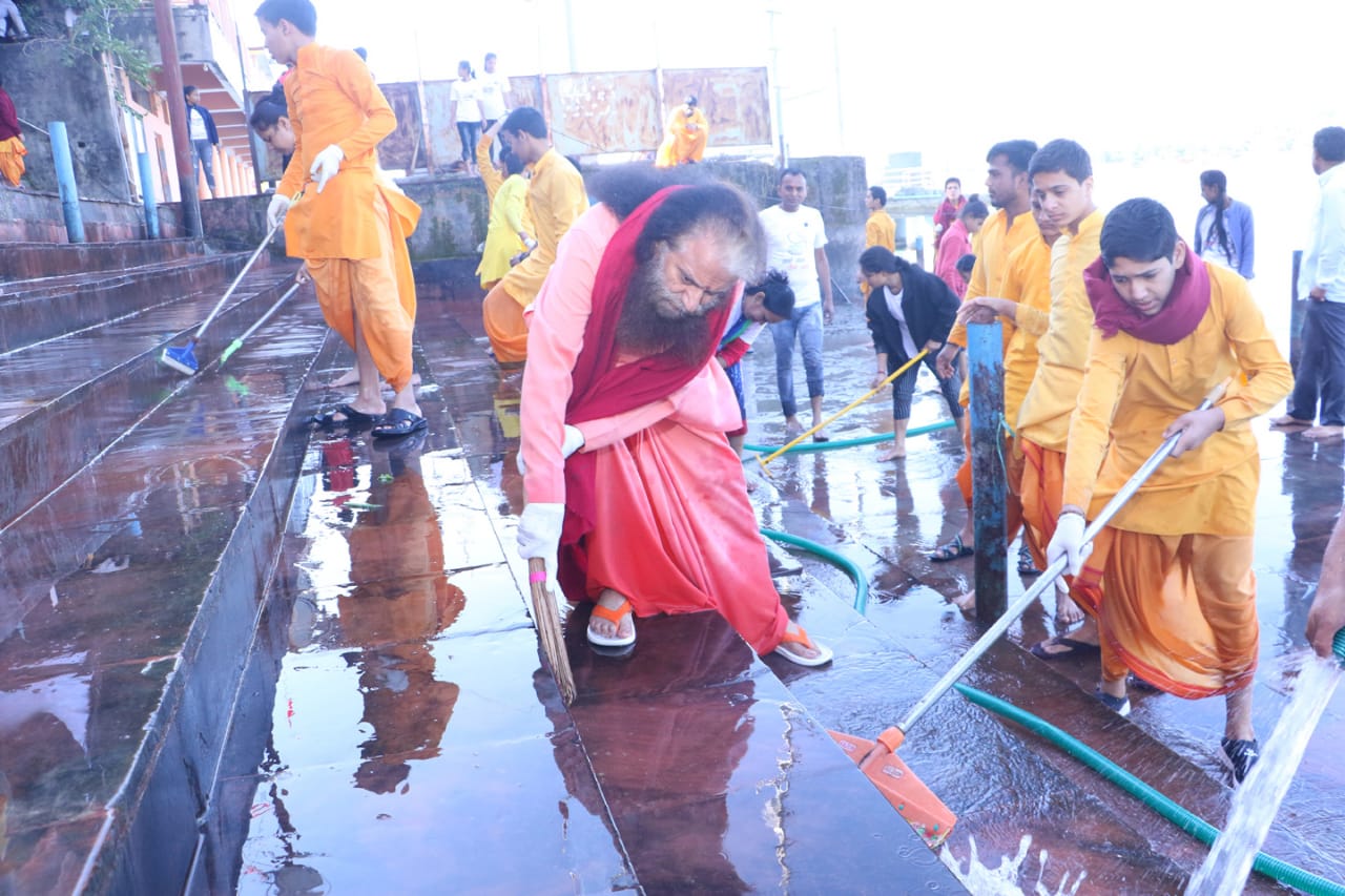 chidanand saraswati