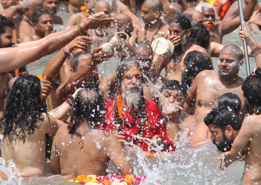 1351-631-devotees-take-dip-of-faith-on-the-third-royal-bath