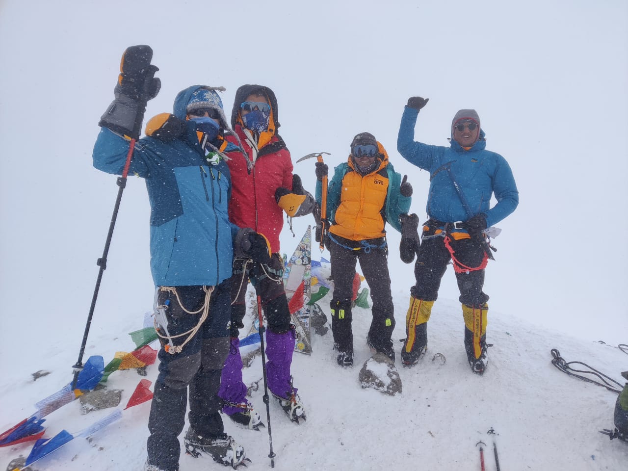 Sheetal hoisted the tricolor on Mount Elbrus