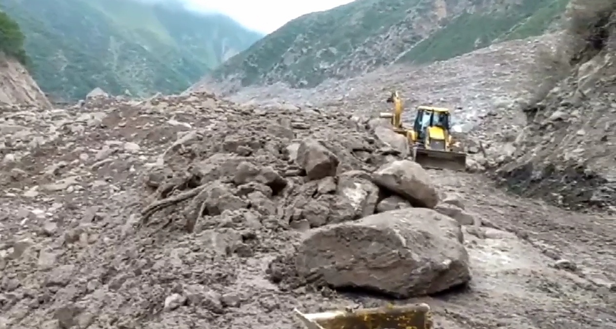 A  proclaimer machine while cleaning the road in Pithoragarh