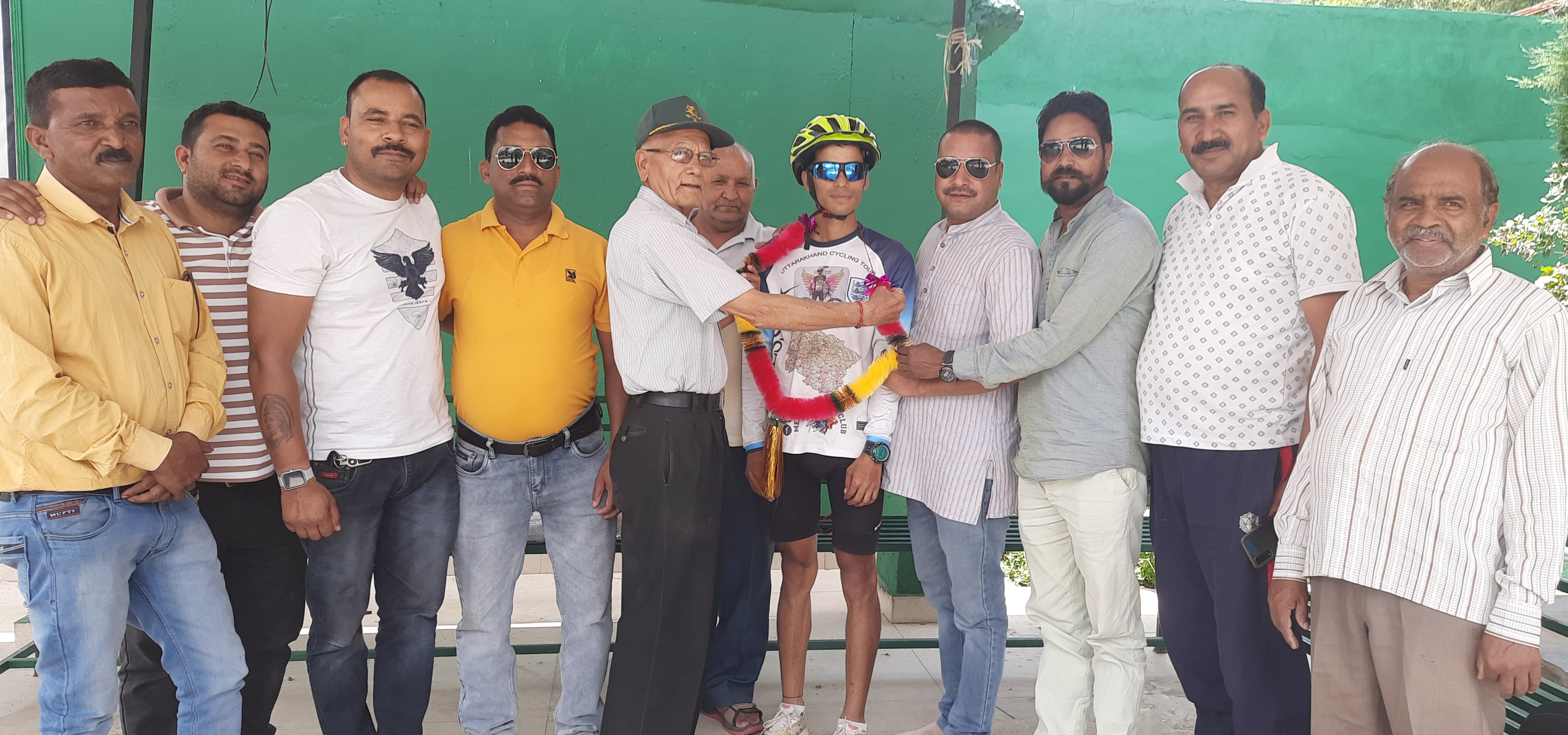 Ravi Mehta reached Berinag by cycle