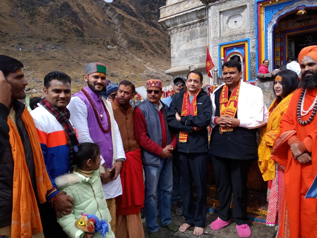 fadnavis visits kedarnath