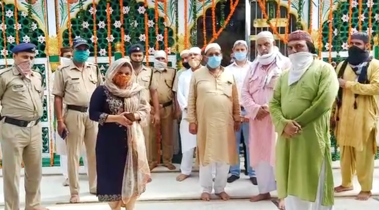 dargah open after four months in roorkee