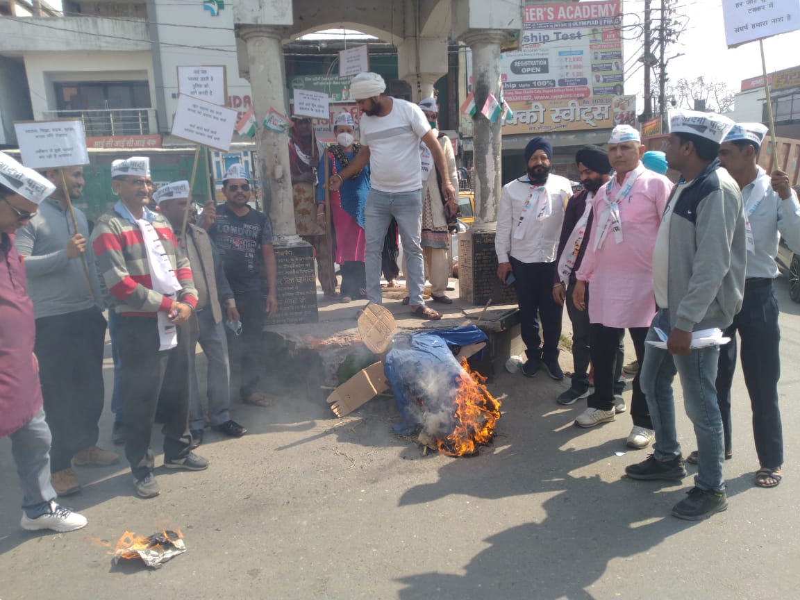 भराड़ीसैंण लाठीचार्ज को लेकर फूटा विपक्षी दलों का गुस्सा