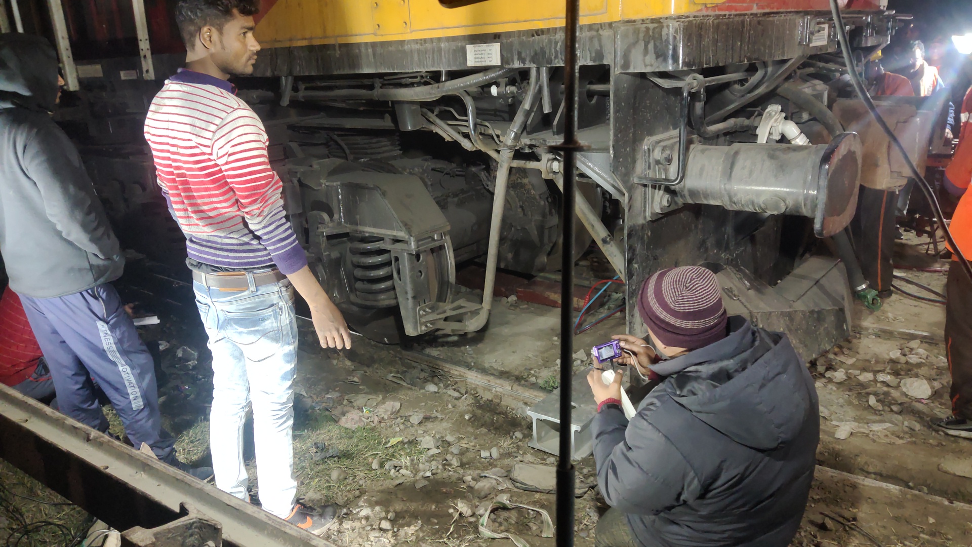 engine of the goods train derailed in Kashipur