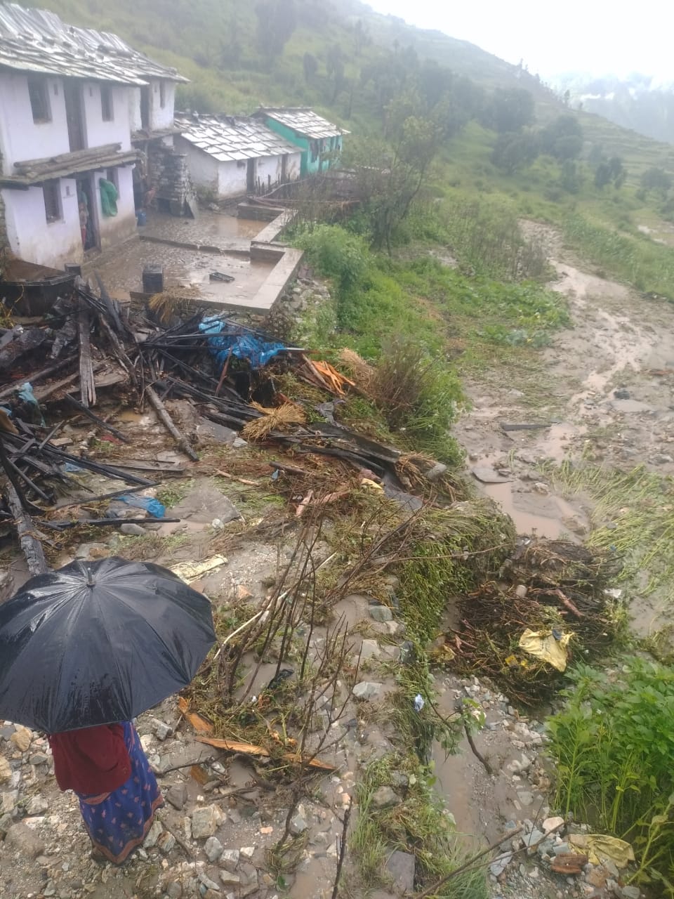 three death and many injured due to landslide