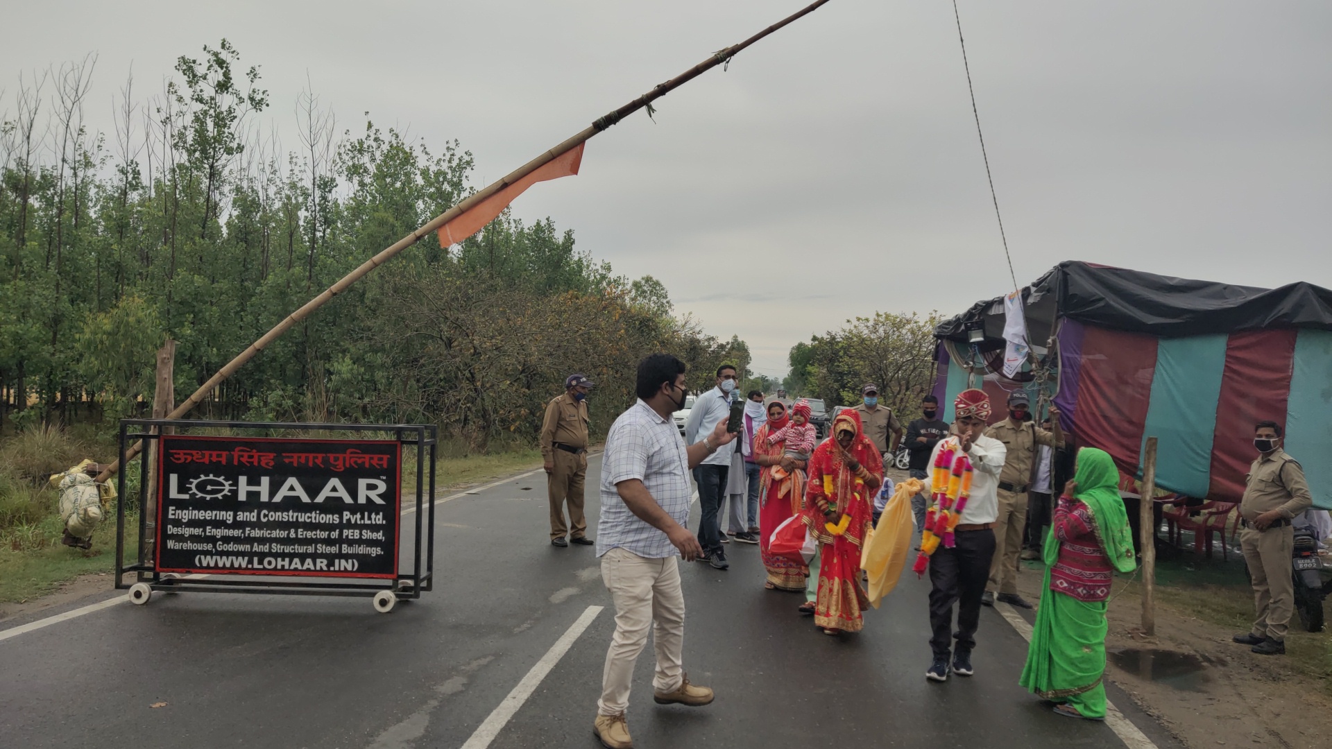 यूपी-यूके बॉर्डर पर हुई विक्रम और नेहा की शादी