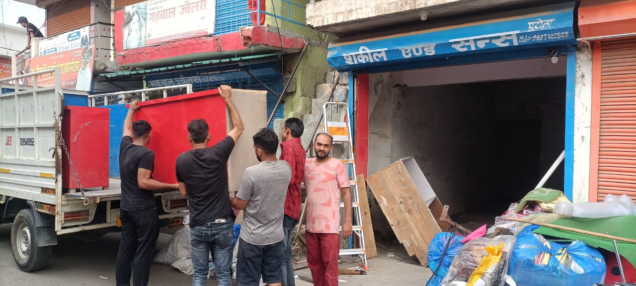 Muslim Traders left Shop in Purola