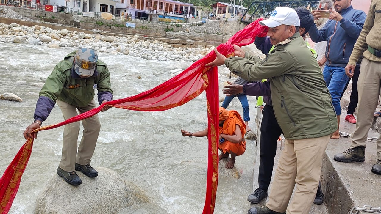 Cleanliness campaign in Gangotri