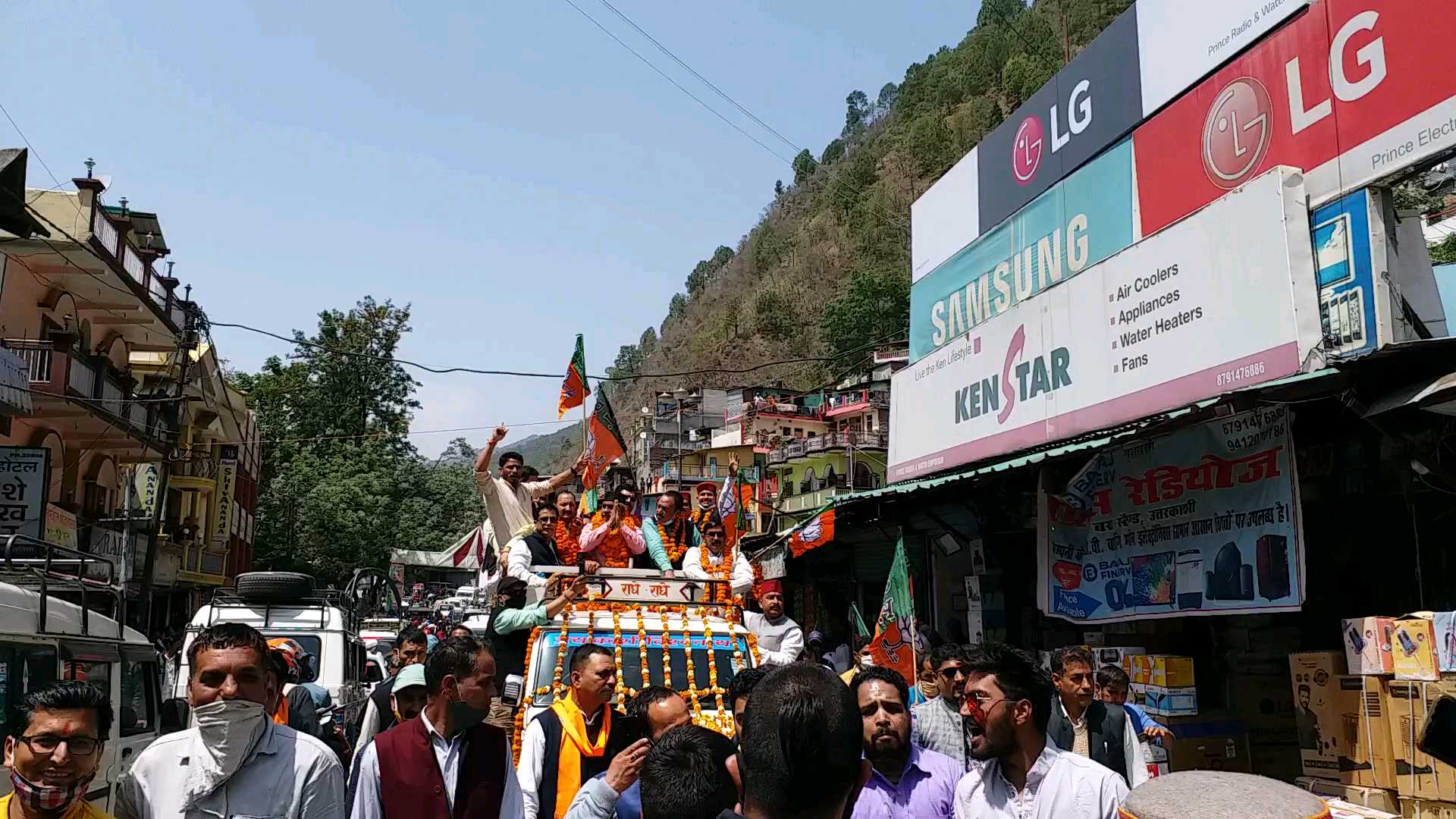 corona-guideline-violated-at-bjp-state-presidents-rally-in-uttarkashi