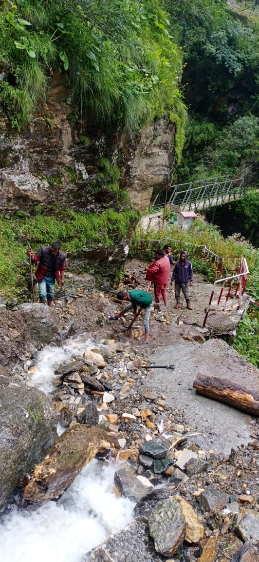 Yamunotri walkway open