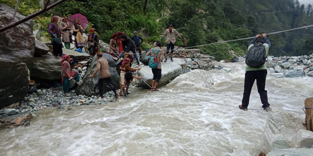 Citizens in the Mori development block have to use ropes to cross the river