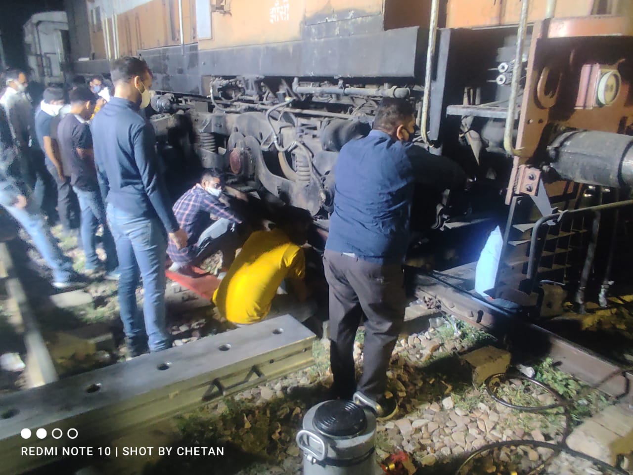 derailed shunting engine