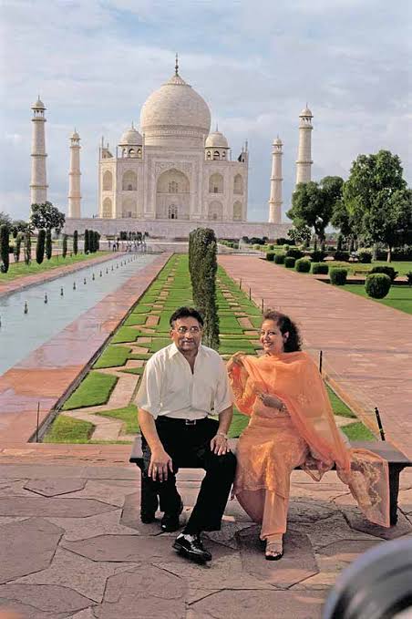 Pervez Musharraf Visited India Convinced by Beauty of Taj Hospitality of Agra Came Tajnagari with wife Saba