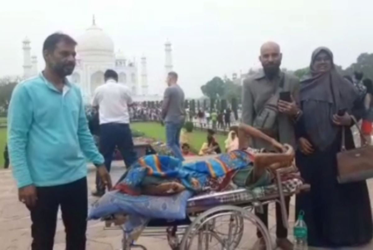 son and daughter in law fulfilled mother wish-to-see-taj-mahal