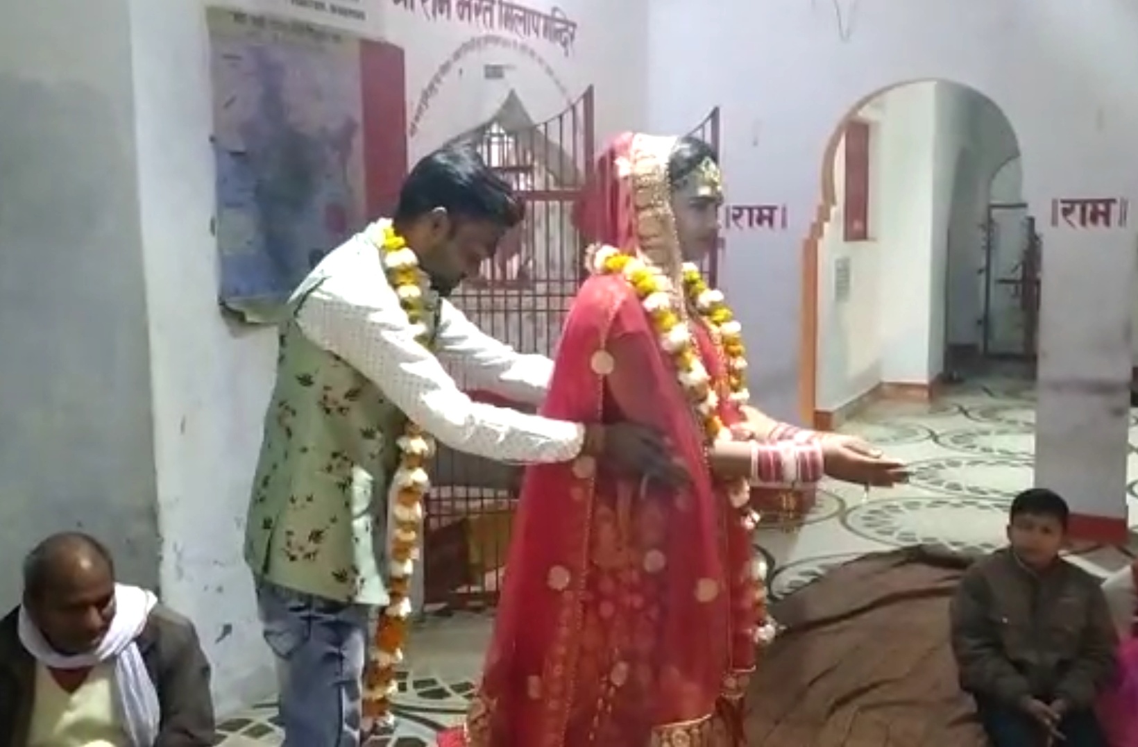 अयोध्या में हुई एक अनोखी शादी, किन्नर के साथ युवक ने लिये 7 फेरे