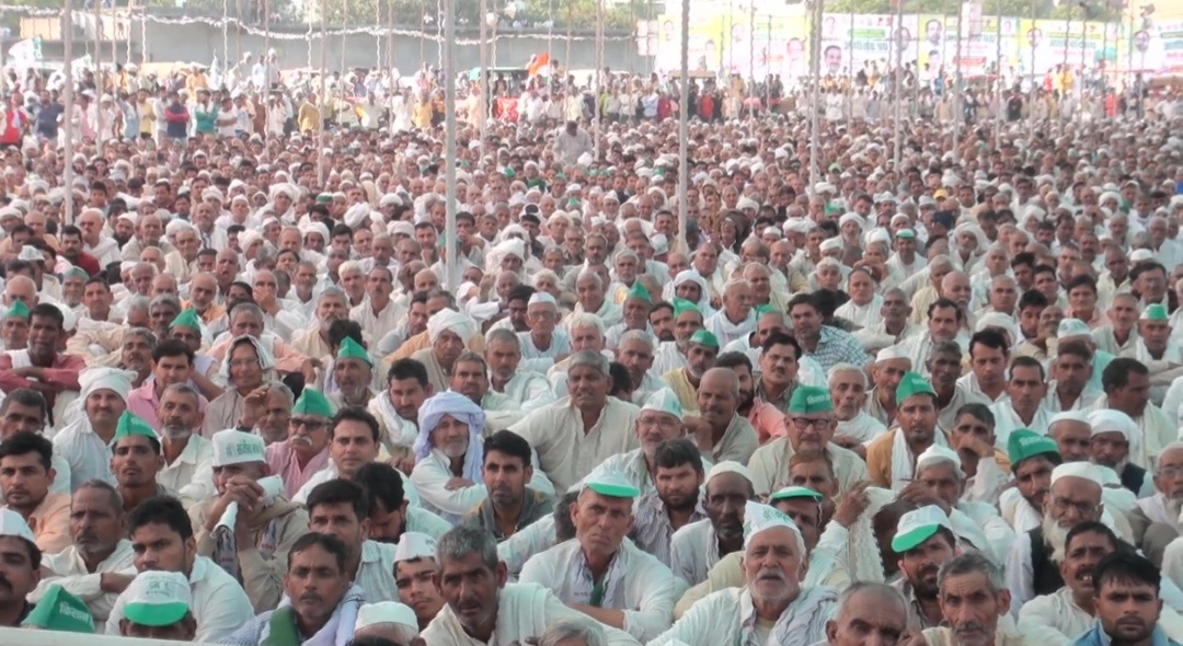 बागपत में जयंत चौधरी की रैली में भाग लेने पहुंचे किसान.