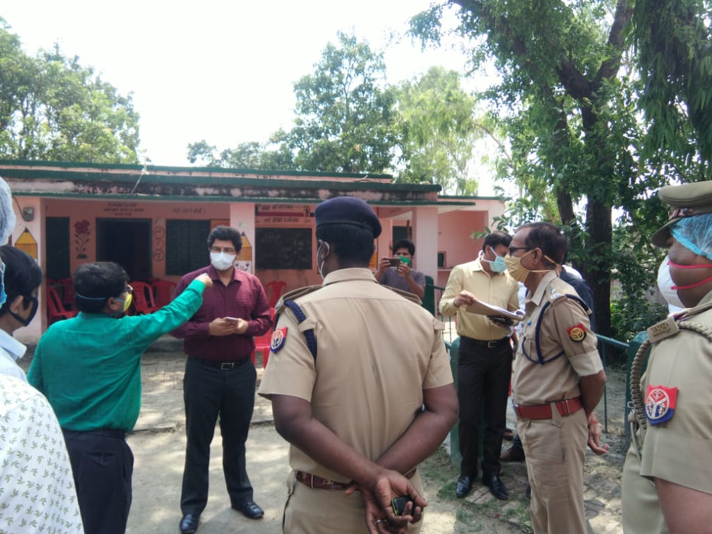 hathras district magistrate inspection