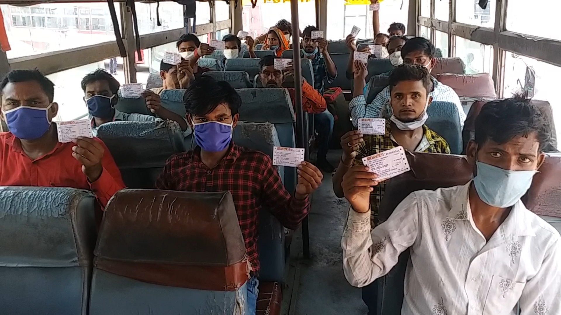 labor special train reached ballia from rajkot