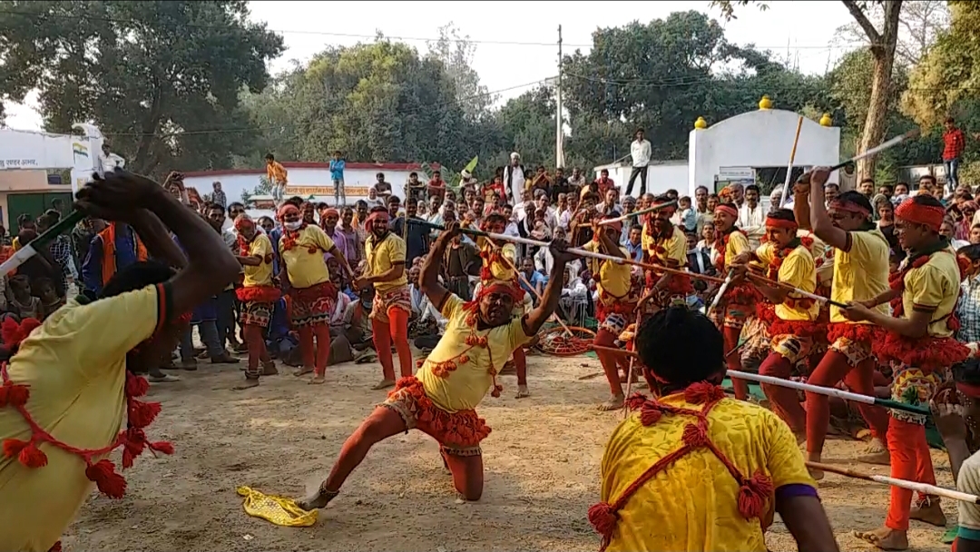 लट्ठमार दिवारी नृत्य