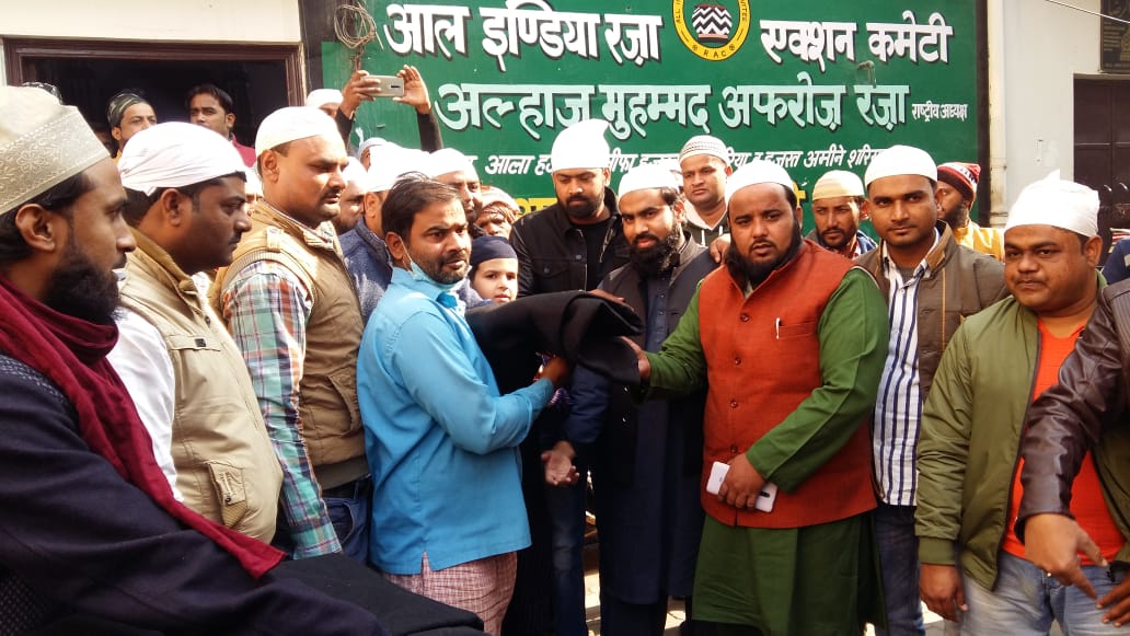 distribution of warm clothes and blankets to the needy in view of winter in bareilly uttar pradesh
