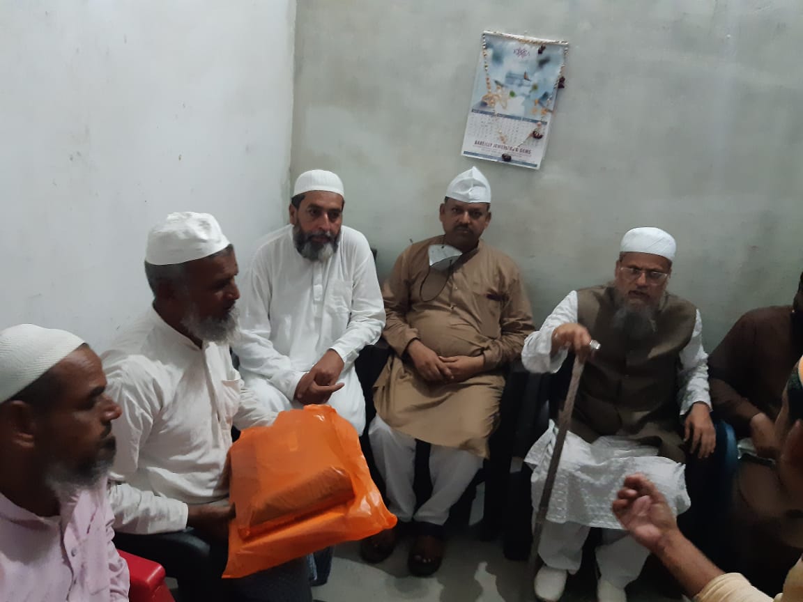 Raza Academy delegation reached to condole Hafiz Ishaq Rizvi