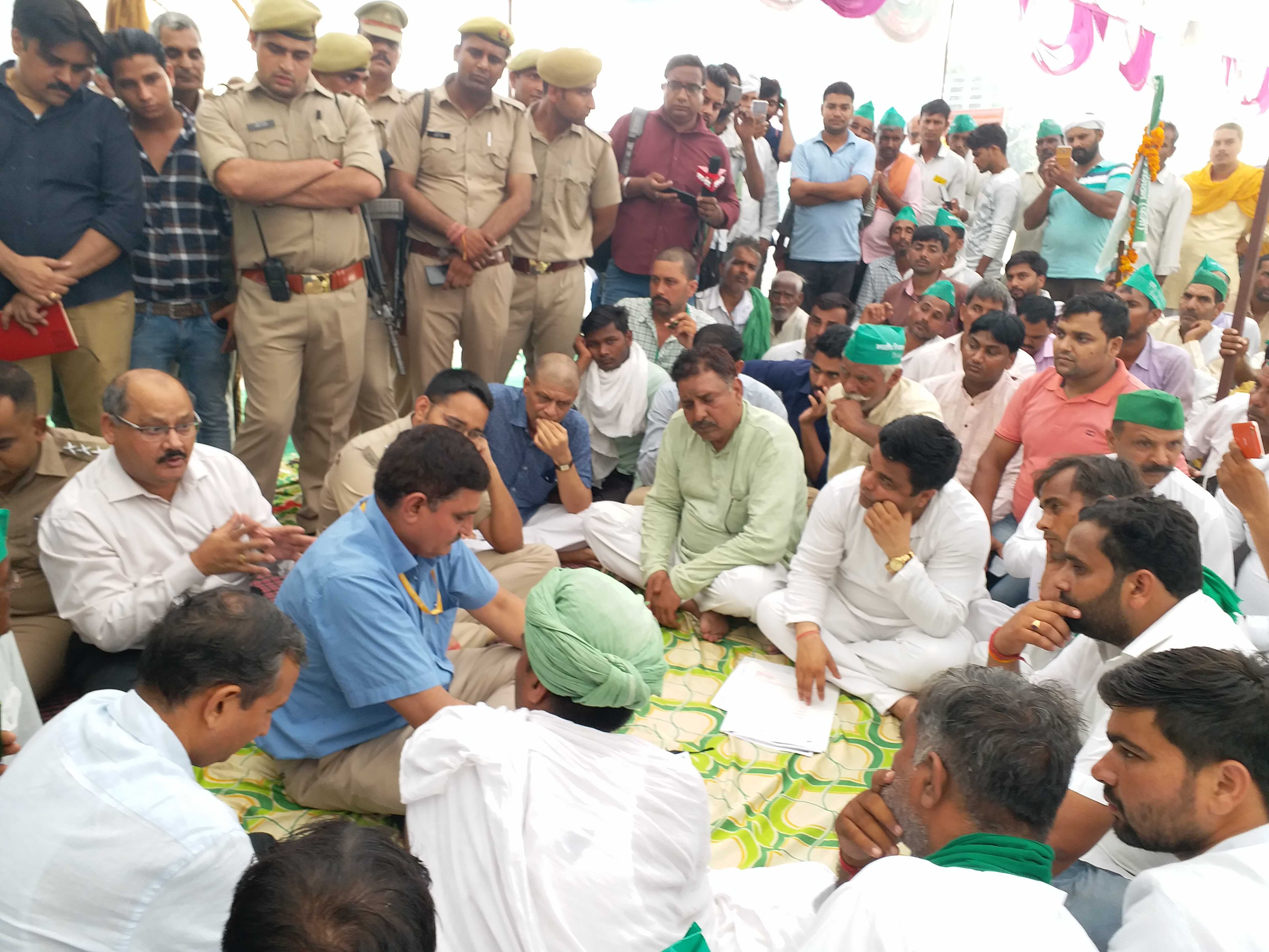 Negotiations with the central government failed with farmers BKU noida