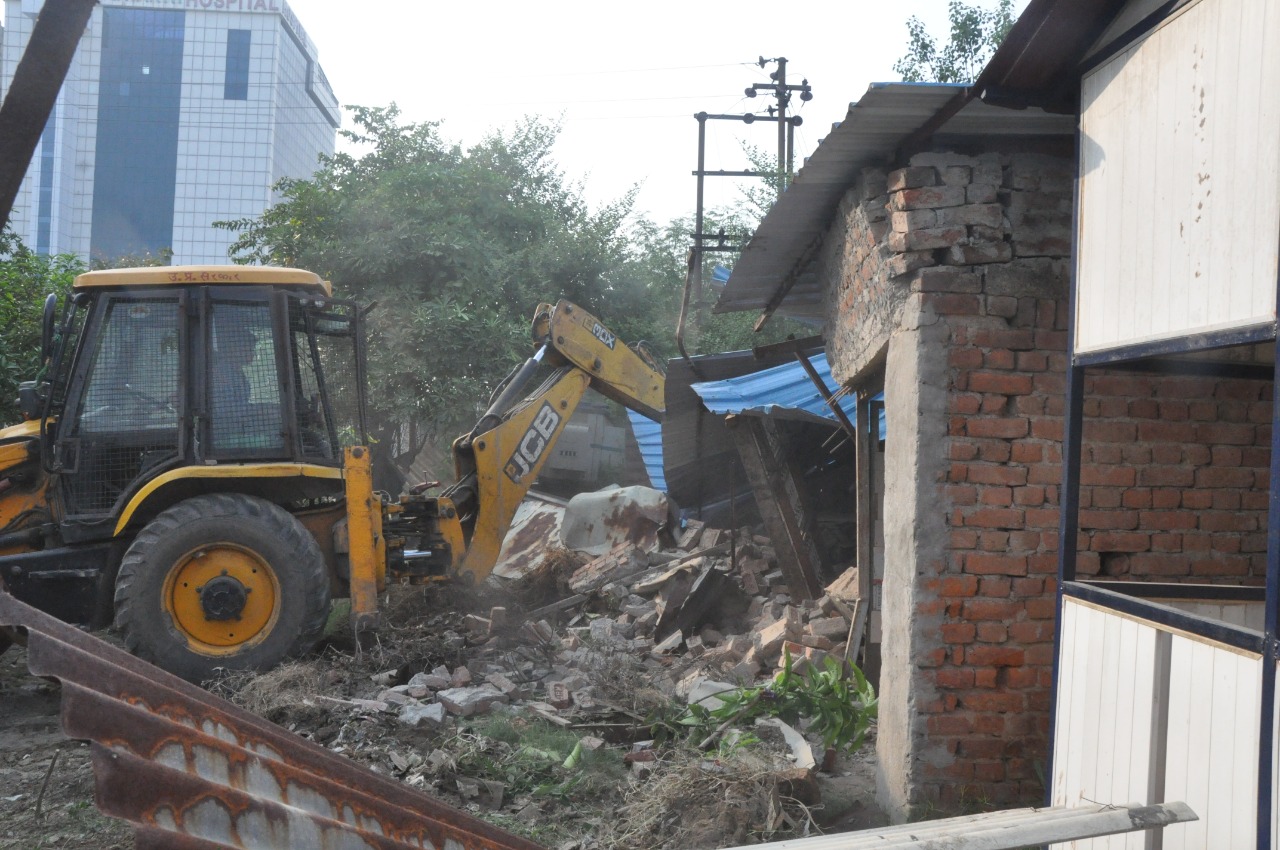 Noida Authority freed occupied land worth Rs 22 crore