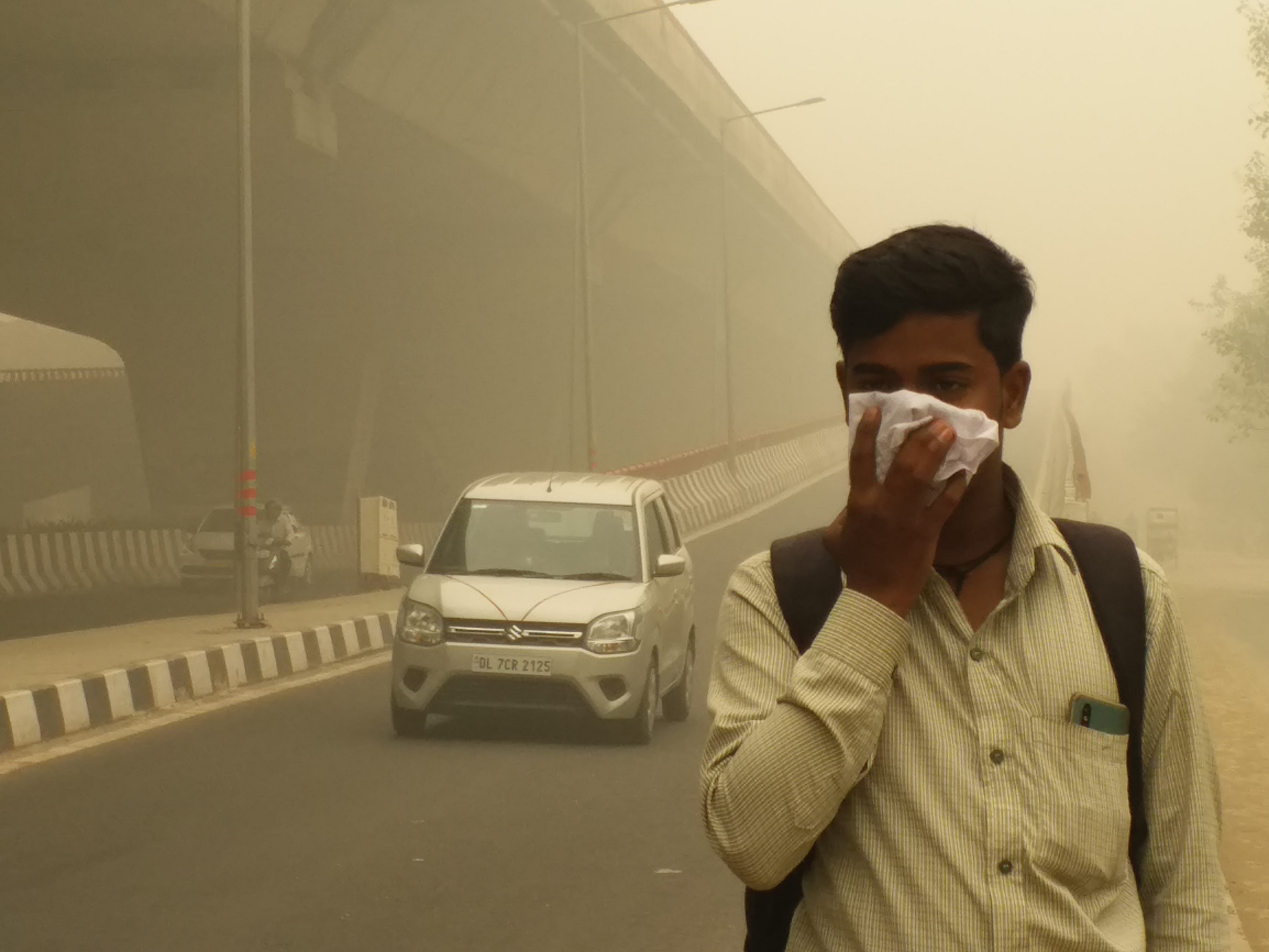 ರಾಷ್ಟ್ರ ರಾಜಧಾನಿಯಲ್ಲಿ ಉಸಿರಾಡೋ ಗಾಳಿಯೇ ವಿಷ, Air pollution level escalated in Delhi