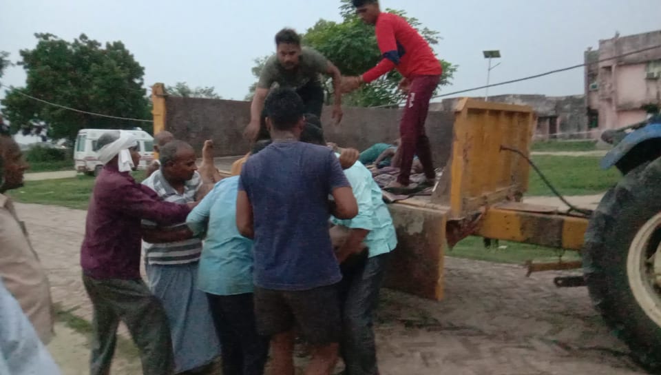 Ghazipur Boat Accident due to People Panic Snake Sighting