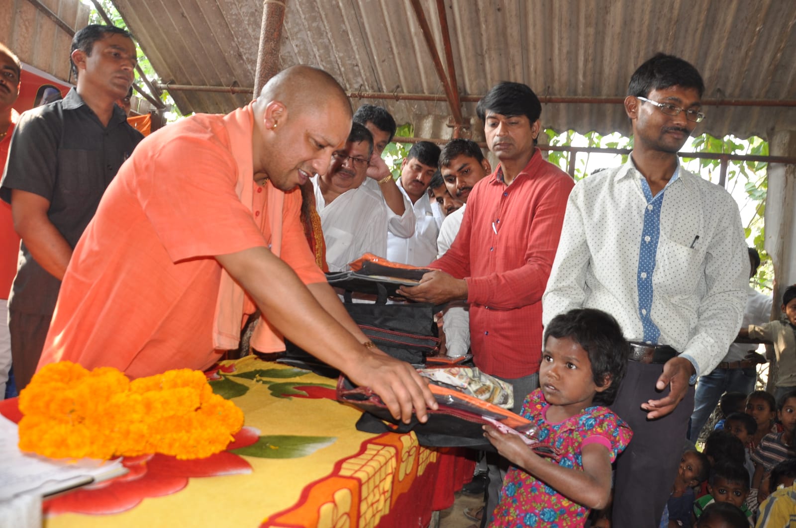 हर दीप योगी बाबा के नाम से जलता है