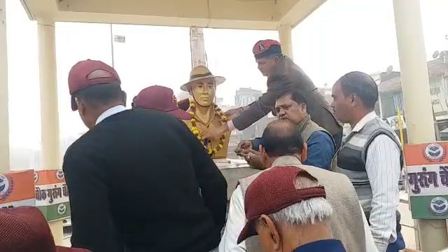 आतंकी हमले में शहीद हुए सैनिकों का गोरखपुर में हुआ सम्मान