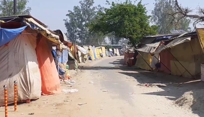 कोरोना वायरस के कारण तरकुलहा देवी मंदिर राम नवमी पर श्रद्धालुओं के लिए बंद.