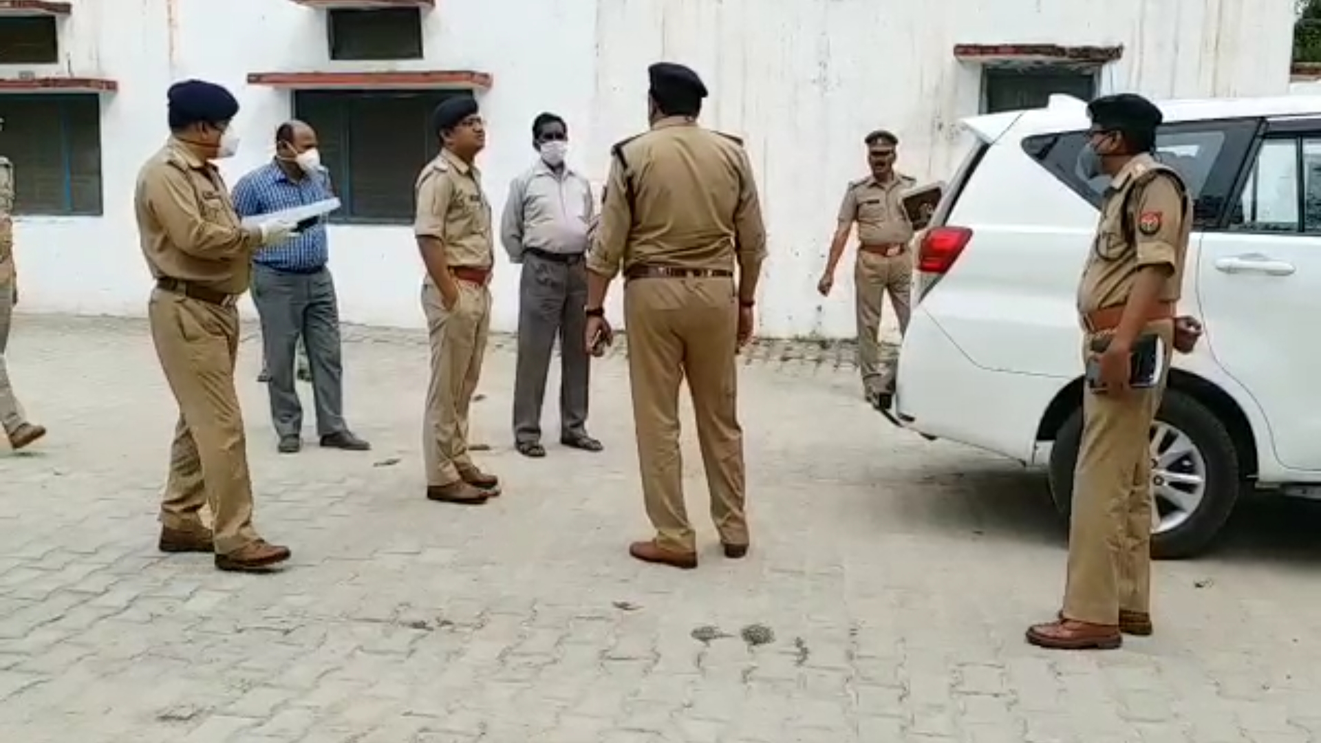 ADM Sanjay Singh at qurantine centre