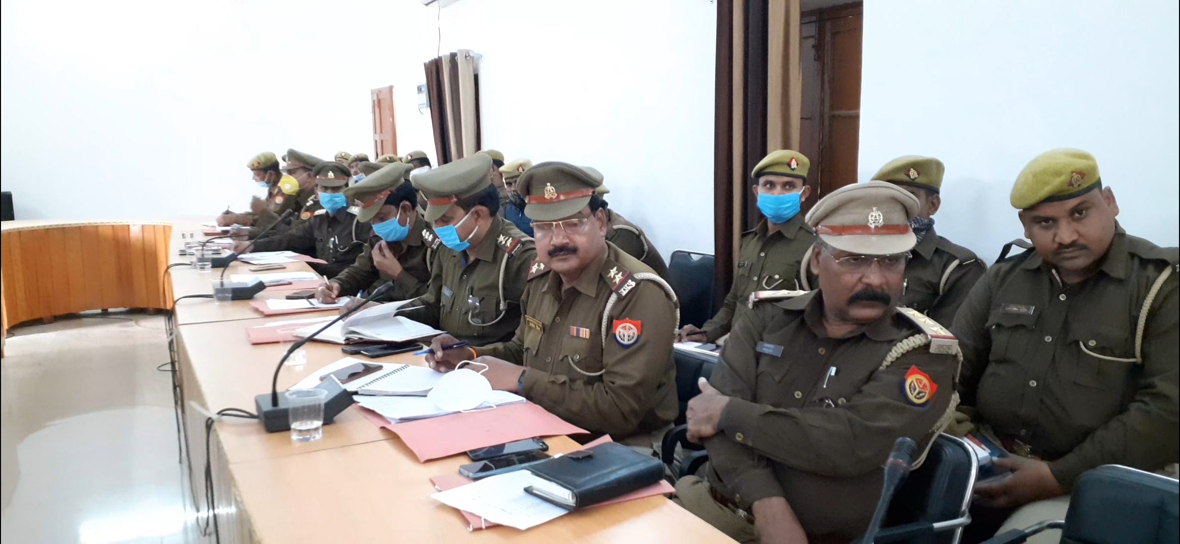 अपर पुलिस अधीक्षक डॉ. अवधेश कुमार सिंह ने की समीक्षा बैठक.