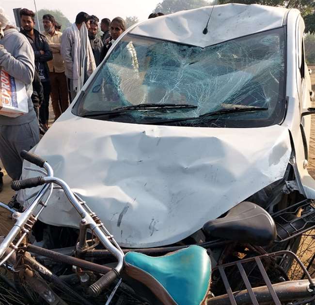 car hit two students in kanpur